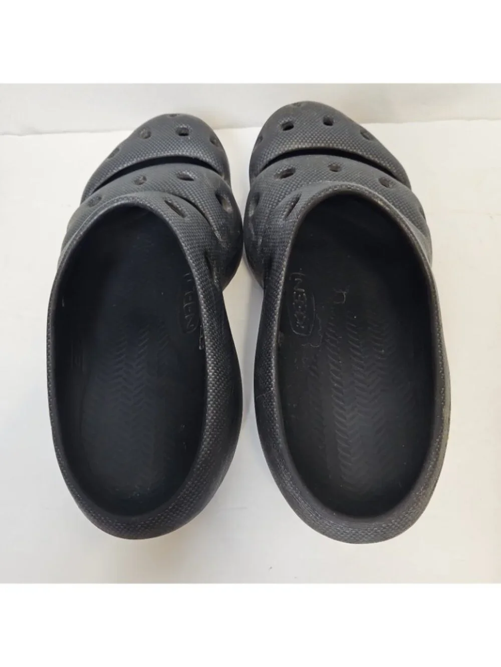 KEEN Yogui Arts Clog Sandals Slip On Shoes Mens Size 12M Graphite Lightweight